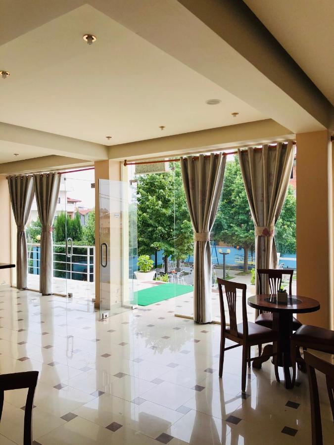 Relax Apartment & Hotel Golem  Εξωτερικό φωτογραφία